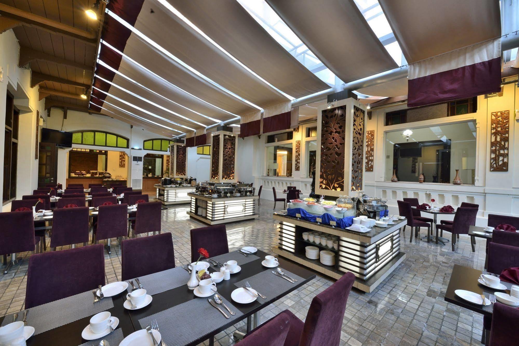 Gino Feruci Kebon Jati By Kagum Hotels Бандунг Экстерьер фото