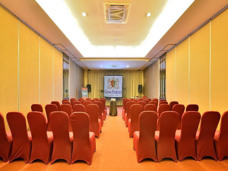 Gino Feruci Kebon Jati By Kagum Hotels Бандунг Экстерьер фото